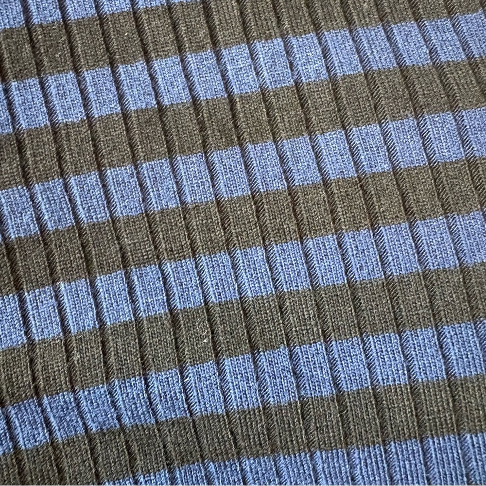 Frame Striped Ribbed Turtleneck. Size Large. - Picture 6 of 9